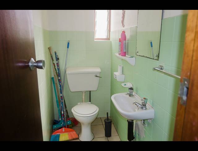 3 BEDROOM TOWNHOUSE FOR SALE IN SCOTTBURGH CENTRAL